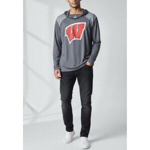 Wisconsin Badgers Fanatics Long Sleeve Gray Hoodie Top With Thumb Holes Size M
